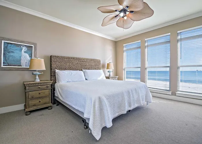 Big Breezy East & West Holiday home *